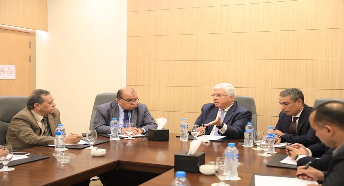 بالصور.. وزير التعليم العالى يعقد مؤتمرًا صحفيًا مع الإعلاميين لمناقشة القضايا الهامة وخطط عمل الوزارة للمرحلة القادمة