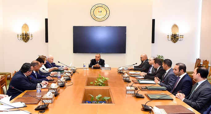 وزير الخارجية والهجرة وشئون المصريين في الخارج يجتمع بقيادات وأعضاء قطاع الشئون القنصلية