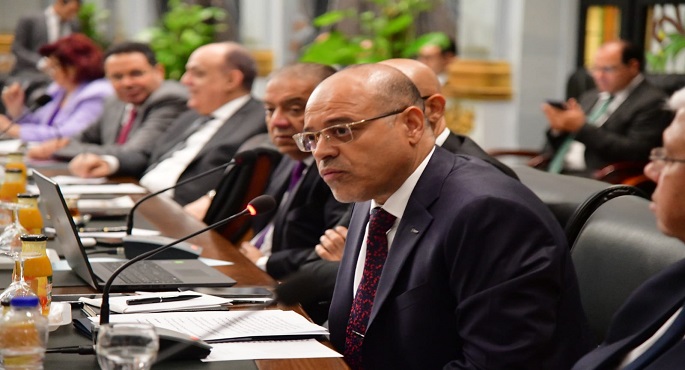 بالصور..وزير العمل يلقى بيان الوزارة حول “برنامج الحكومة الجديد”