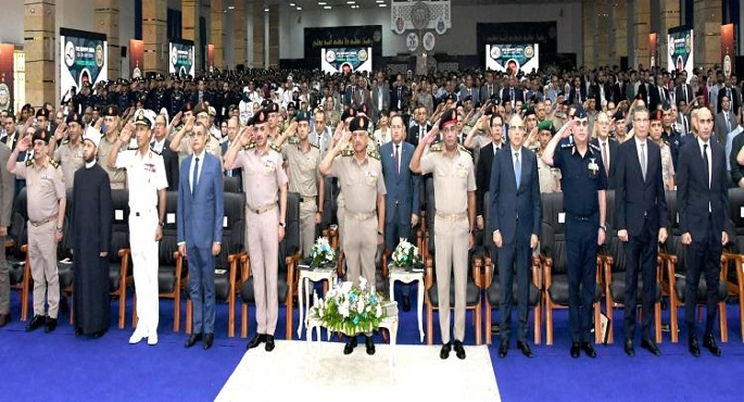 بالصور .. وزير الدفاع يشهد فعاليات المؤتمر العلمي الدولي الرابع للاتصالات