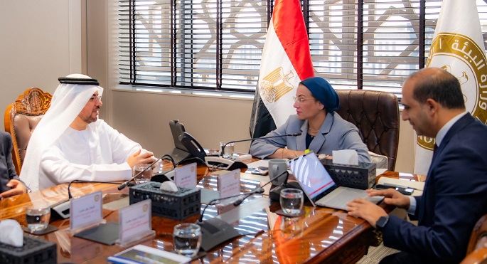 بالصور.. وزيرة البيئة تبحث مع ممثلي مجموعة بيئة الإماراتية فرص التعاون في الاستثمار في إدارة المخلفات