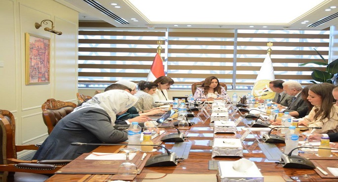 وزيرة التنمية المحلية تثمن جهود اتحاد الغرف التجارية لضبط الأسواق خلال الفترة الماضية