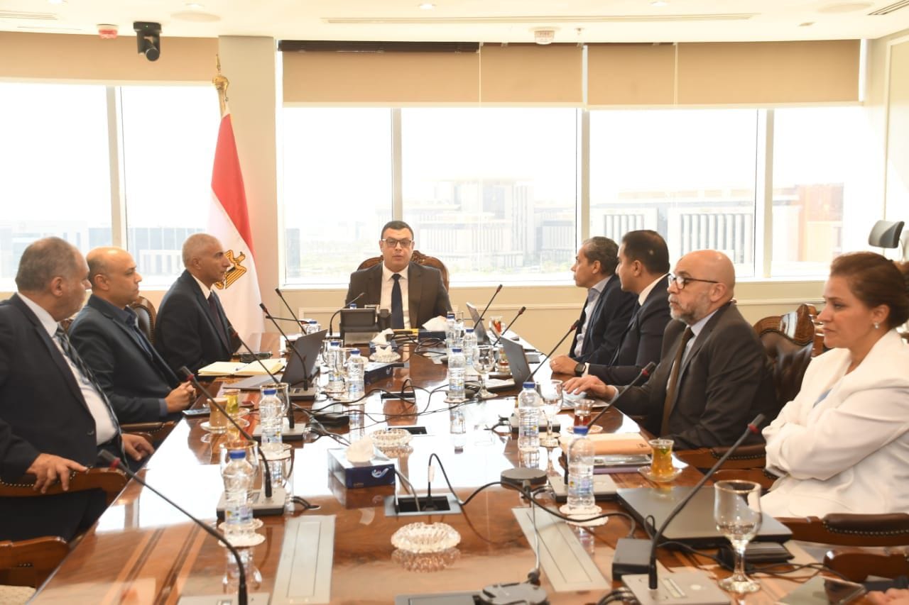 وزير الإسكان يستعرض الرؤى والمقترحات لتعظيم دور شركة سيتي إيدج فى مجال التطوير والتسويق العقاري