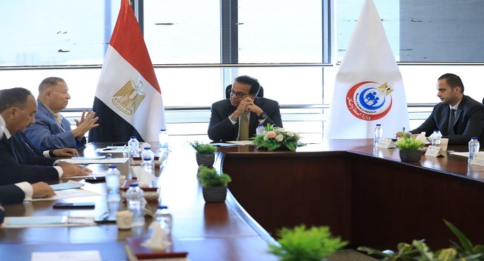 بالصور .. وزير الصحة يبحث مع الاتحاد المصري لجمعيات ومؤسسات المستثمرين تعزيز التعاون في القطاع الصحي