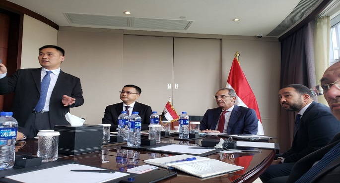 بالصور.. وزير الاتصالات يبحث مع عدد من الشركات الصينية خططها للتوسع في مصر