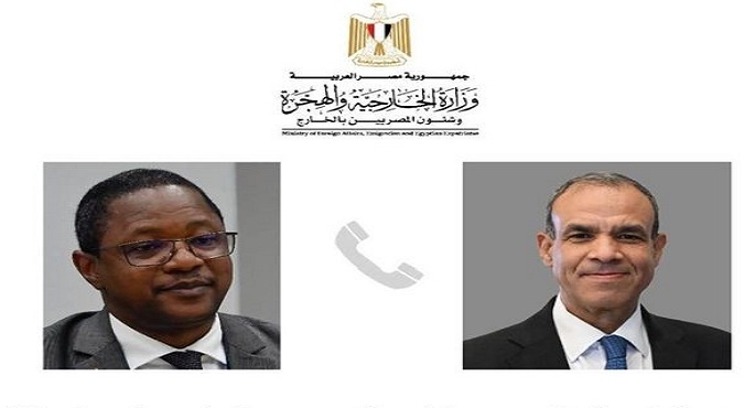 وزير الخارجية يبحث هاتفياً مع وزير خارجية بوركينا فاسو تعزيز التعاون بين البلدين