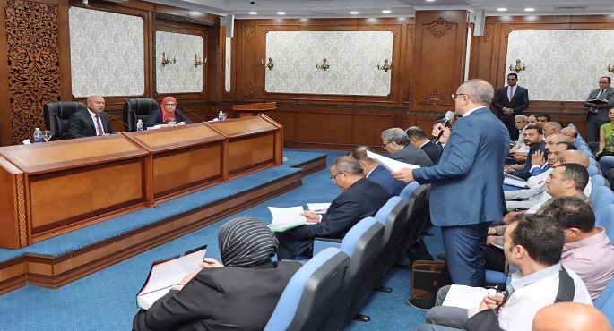 بالصور.. وزير الصناعة والنقل: الرئيس السيسي وجه بتذليل العقبات أمام المستثمرين للنهوض العاجل بالصناعة
