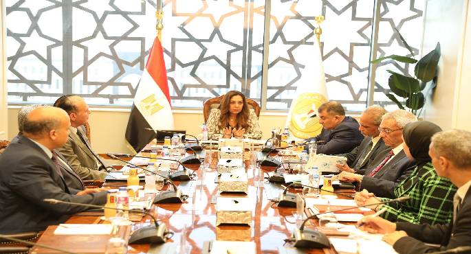 وزيرة التنمية المحلية تؤكد أهمية دعم جهود التنمية بالمحافظات ووضع خطط واضحة تلبي احتياجات المواطنين