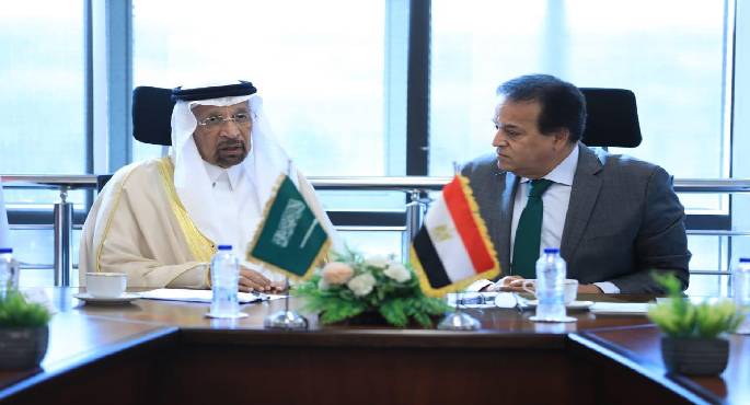 بالصور.. وزير الصحة يبحث مع وزير الاستثمار السعودي تعزيز سبل التعاون في القطاع الصحي