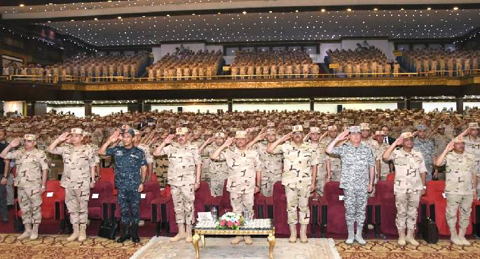 وزير الدفاع يشهد تنفيذ المرحلة الرئيسية لمشروع مراكز القيادة التعبوي للجيش الثاني الميداني
