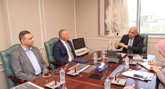 وزير الكهرباء يبحث مع “السويدي” التعاون بمجالات خفض الفاقد وتوزيع الكهرباء