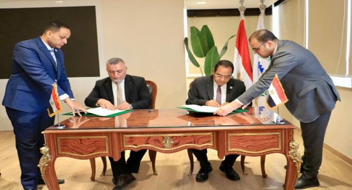 رئيس التنظيم والإدارة ورئيس مجلس الخدمة العامة بالعراق يوقعان برنامج لتعزيز التعاون المشترك