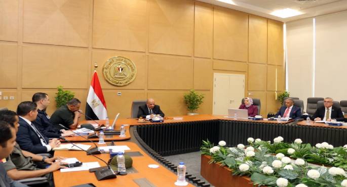 وزير الكهرباء يجتمع باللجنة المسئولة عن إنهاء أعمال مشروع خط الربط مع السعودية