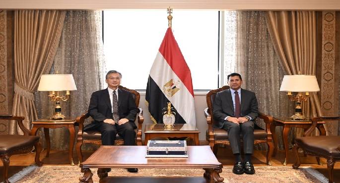 وزير الشباب يبحث مع سفير اليابان سبل تعزيز أوجه التعاون المشترك