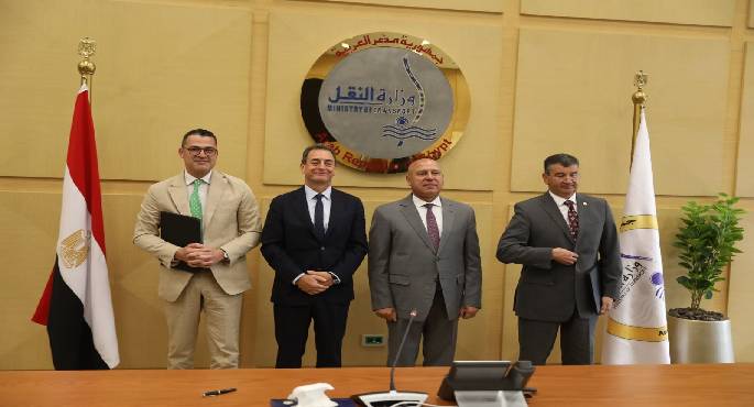 بالصور..وزير النقل يشهد توقيع عقد تحديث أنظمة الخط الأول لمترو الأنفاق بالقاهرة