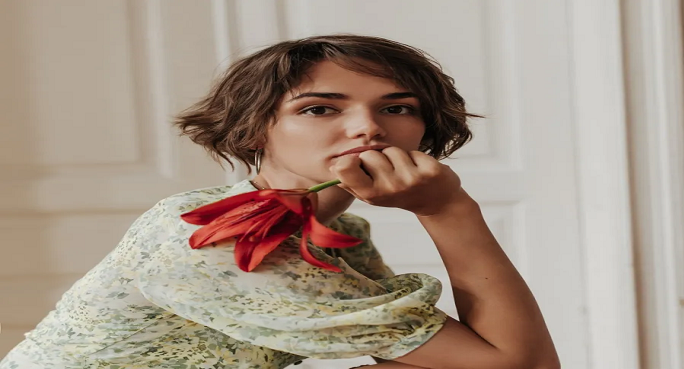 ماسك الكركديه للوجه.. أسرار جمالك الطبيعي تكمن في هذه الزهرة