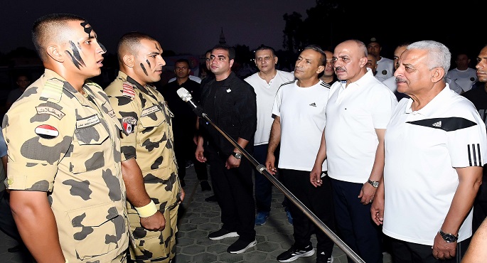 بالفيديو والصور.. وزير الدفاع يتفقد مراحل التدريب والتأهيل البدني بالأكاديمية العسكرية المصرية