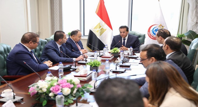 وزير الصحة يتابع موقف تنفيذ المرحلة الأولى لمنظومة التأمين الصحي الشامل