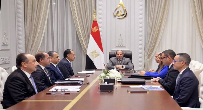 الرئيس السيسي يوجه بدراسة المشكلات والتحديات التي تواجه المصانع المتعثرة
