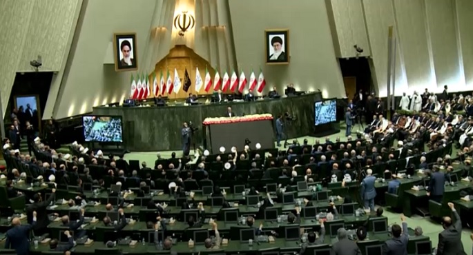 البرلمان الإيراني يوافق على جميع أعضاء حكومة بزشكيان