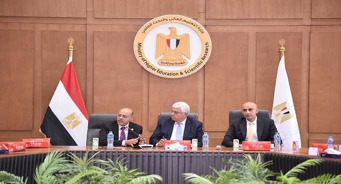بالصور.. وزير التعليم العالى : وجهان لربط الدراسة بسوق العمل .. الجانب الأكاديمي والمهني