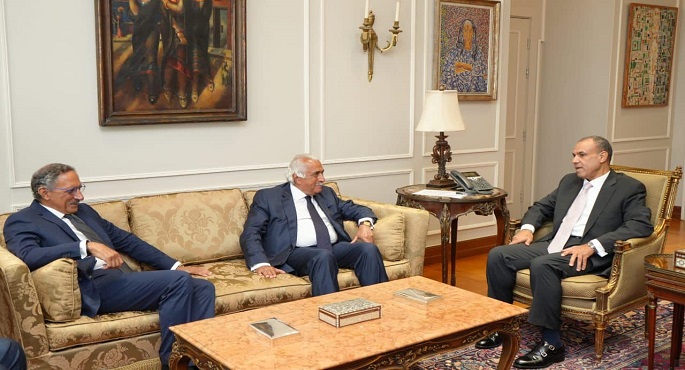 وزير الخارجية يبحث مع وفد من غرفة التجارة الأمريكية بالقاهرة العلاقات الثنائية