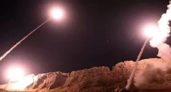 الجيش الأمريكي يعلن تدمير نظام صواريخ أرض جو تابع للحوثيين
