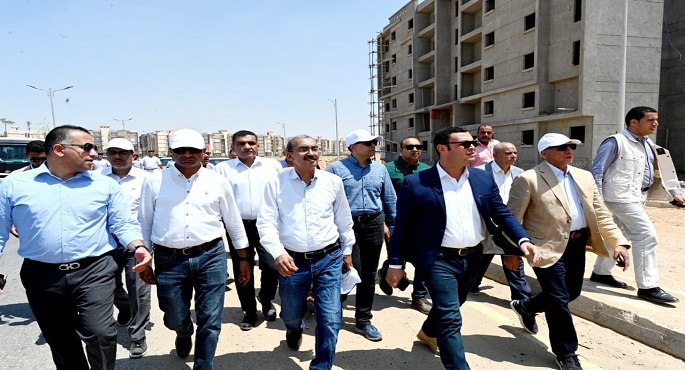 بالصور.. وزير الإسكان يتفقد موقف تنفيذ الوحدات السكنية للموظفين المنتقلين للعاصمة الإدارية بـ”زهرة العاصمة” بمدينة بدر