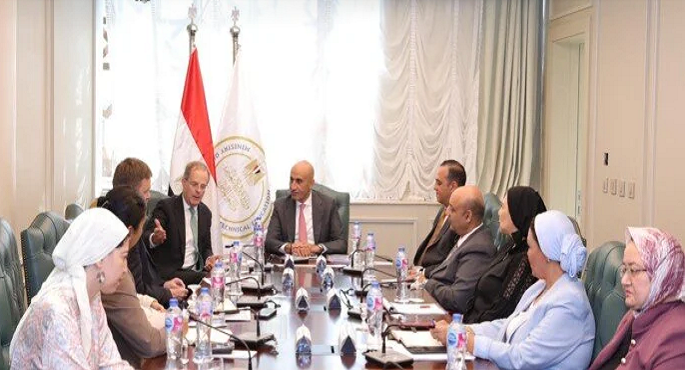 وزير التربية والتعليم يبحث مع السفير البريطاني مجالات التعاون المشتركة لدعم العملية التعليمية في مصر