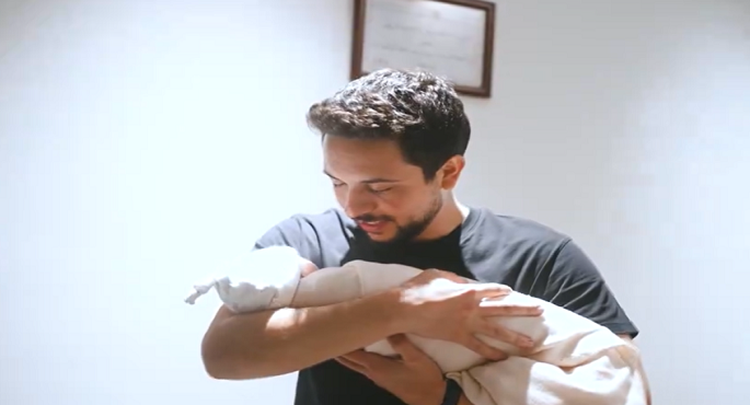 الديوان الملكي الأردني يعلن قدوم أول حفيدة للملك عبد الله الثاني