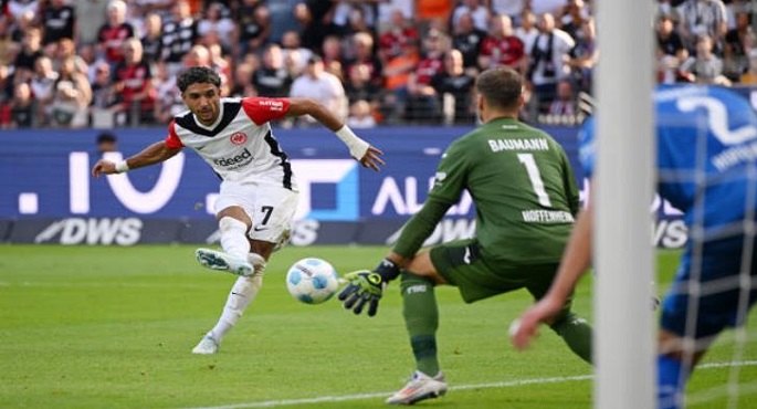 عمر مرموش يقود آينتراخت فرانكفورت للفوز على هوفنهايم 3ـ1 بالدوري الألماني