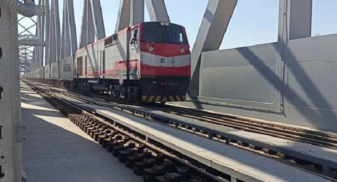 وزير النقل: عبور أول قطار لنقل حاويات الترانزيت من ميناء الدخيلة لميناء شرق بورسعيد