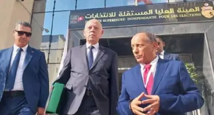 قيس سعيد يقدم ملّف ترشحه لولاية رئاسية ثانية لتونس