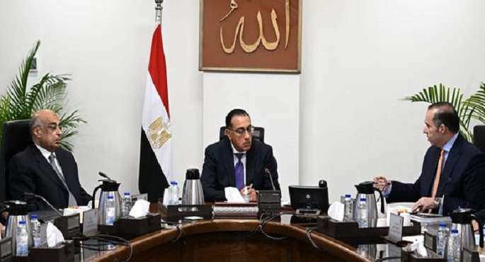 بالصور.. رئيس الوزراء يعقد اجتماعًا لمُراجعة الأجندة التشريعية ومشروعات القوانين التي ستقدم للبرلمان