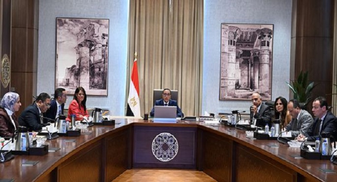 بالصور.. رئيس الوزراء يتابع خطط التوسع في تنفيذ مشروعات الطاقة المتجددة