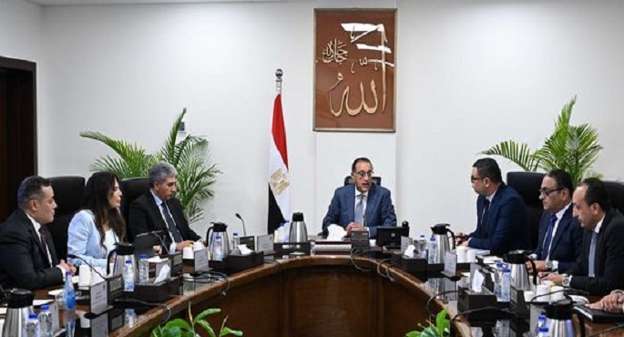 بالصور.. رئيس الوزراء يستعرض خريطة الاستثمارات السياحية والفرص المطروحة
