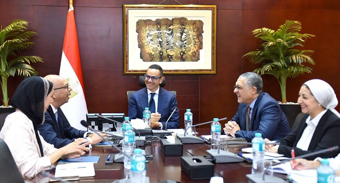 وزير الاستثمار: حريصون على توفير كافة أوجه الدعم لمجموعة سان جوبان مصر لزيادة استثماراتها بالسوق المصري