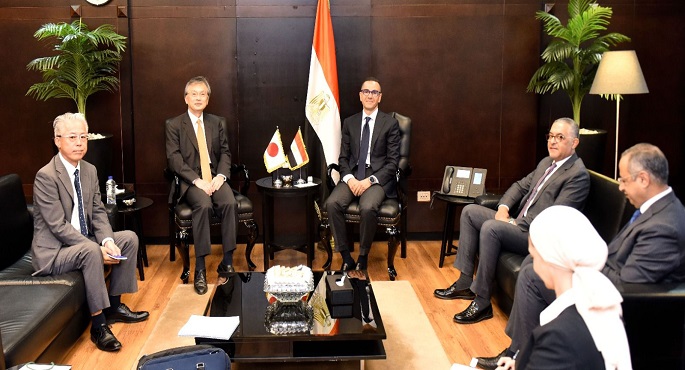وزير الاستثمار يبحث مع سفير اليابان سبل تنمية العلاقات الاقتصادية المشتركة