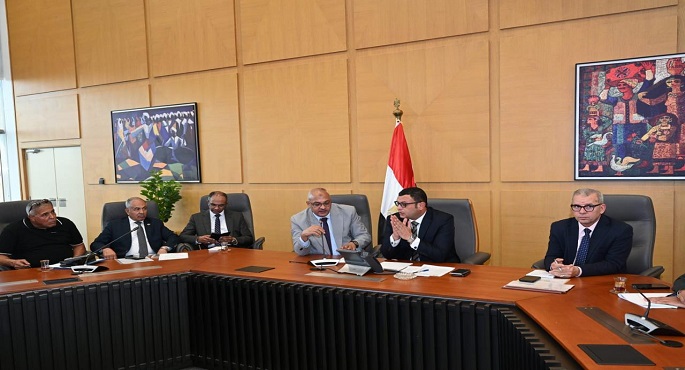 بالصور.. وزير الإسكان يعقد اجتماعه الدوري مع أعضاء البرلمان بمجلسيه “النواب والشيوخ”