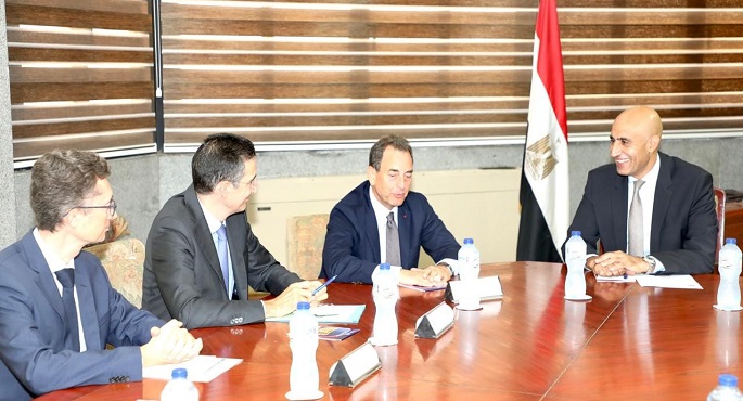 وزير التعليم يستقبل السفير الفرنسي بالقاهرة لبحث سبل تعزيز أوجه التعاون المشترك