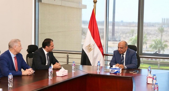بالصور.. وزير الكهرباء يبحث مع “سيمنس “التعاون فى  التصنيع المحلي للمعدات الكهربائية
