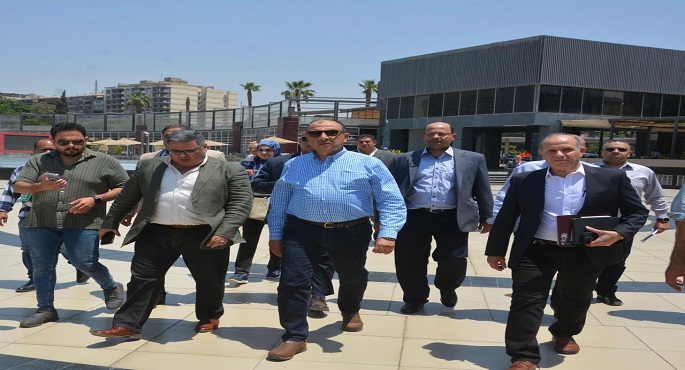 بالصور..وزير قطاع الأعمال العام يتفقد حديقة الميريلاند و  “عمر أفندي” بمصر الجديدة