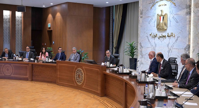 بالصور.. رئيس الوزراء يلتقي رئيس وأعضاء مجلس إدارة الغرفة الألمانية العربية للتجارة والصناعة