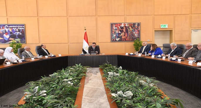 بالصور.. وزير الإسكان يتابع الاستعدادات للتحضير والمشاركة بالمنتدى الحضرى العالمى