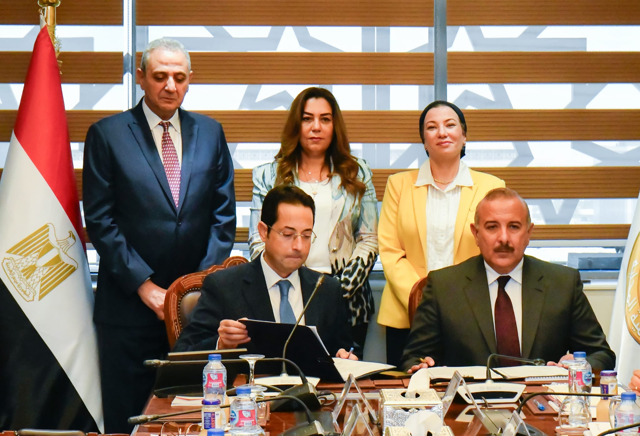 بالصور.. وزيرتا البيئة والتنمية المحلية تشهدان توقيع عقد إدارة مصنع تدوير المخلفات الصلبة بدفرة