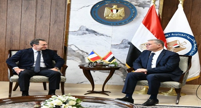 بالصور .. وزير البترول يبحث مع سفير فرنسا بالقاهرة تعزيز التعاون في قطاع البترول والتعدين
