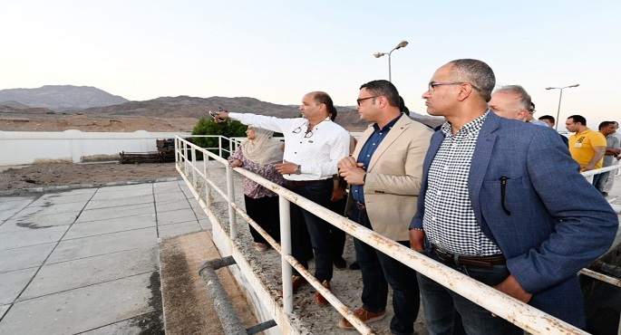 بالصور .. وزير الإسكان يتفقد محطة معالجة الصرف الصحى بمدينة “دهب”بمحافظة جنوب سيناء