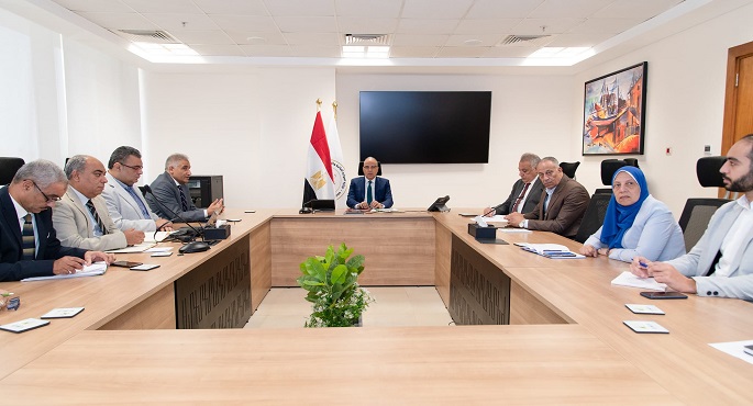 بالصور.. وزير الري يؤكد أهمية الاستفادة من فترة أقصى الاحتياجات المائية