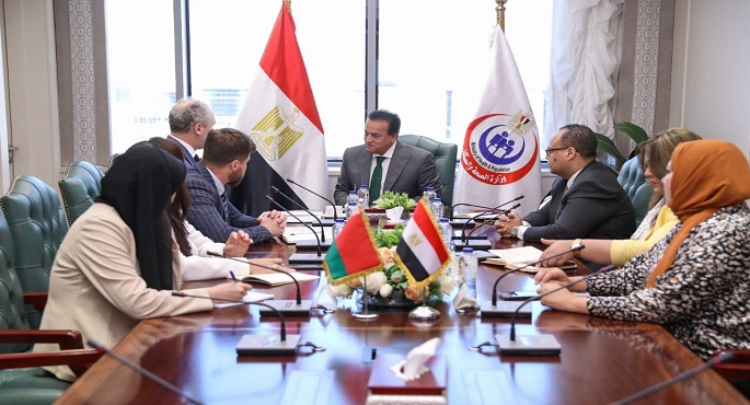 بالصور .. وزير الصحةيبحث مع سفير بيلاروسيا بالقاهرة سبل التعاون في القطاع الصحي