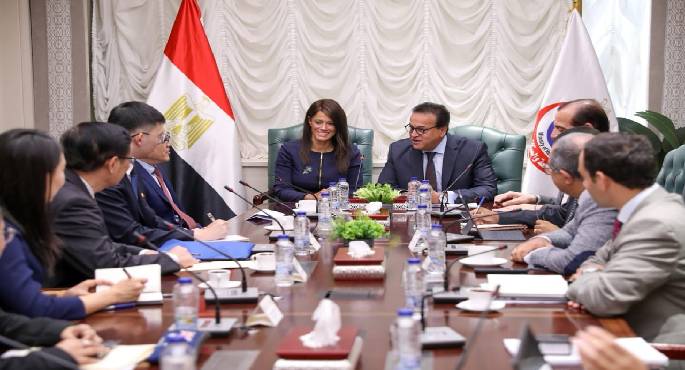 وزيرا الصحة والتخطيط يبحثان مع الصين مشروع إنشاء معمل السلامة الحيوية من المستوى الثالث